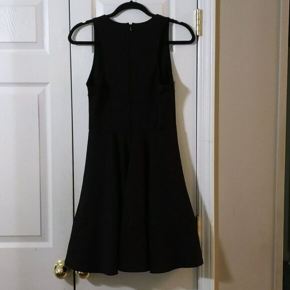 Eight Sixty Addie V neck dress Sz L NWT - Picture 5 of 5